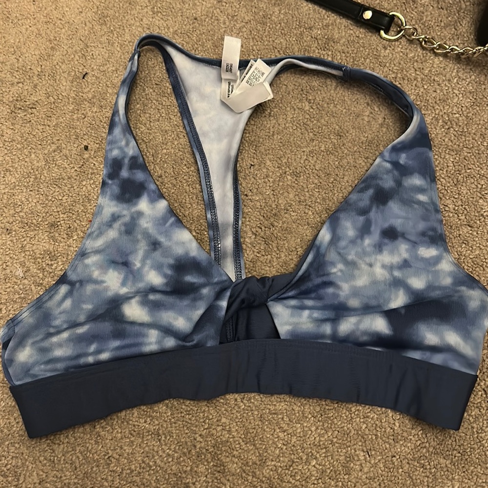 pink sports bra